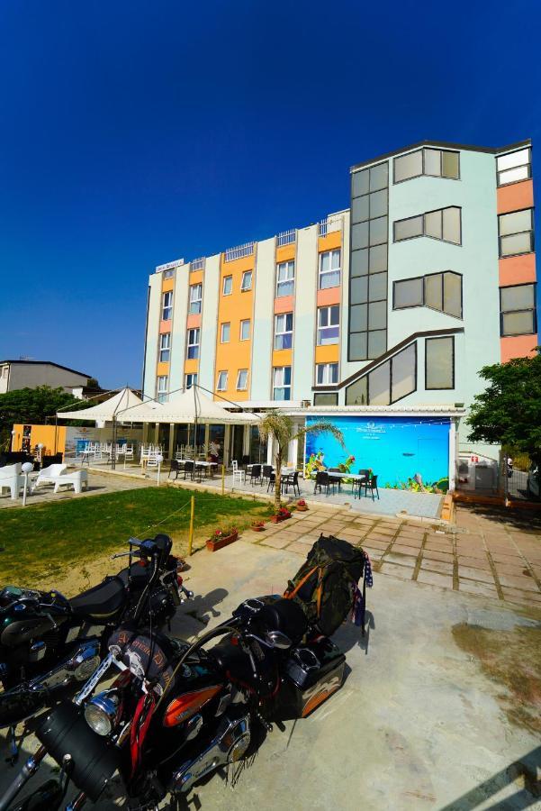 Hotel Rivabella Даволи Экстерьер фото