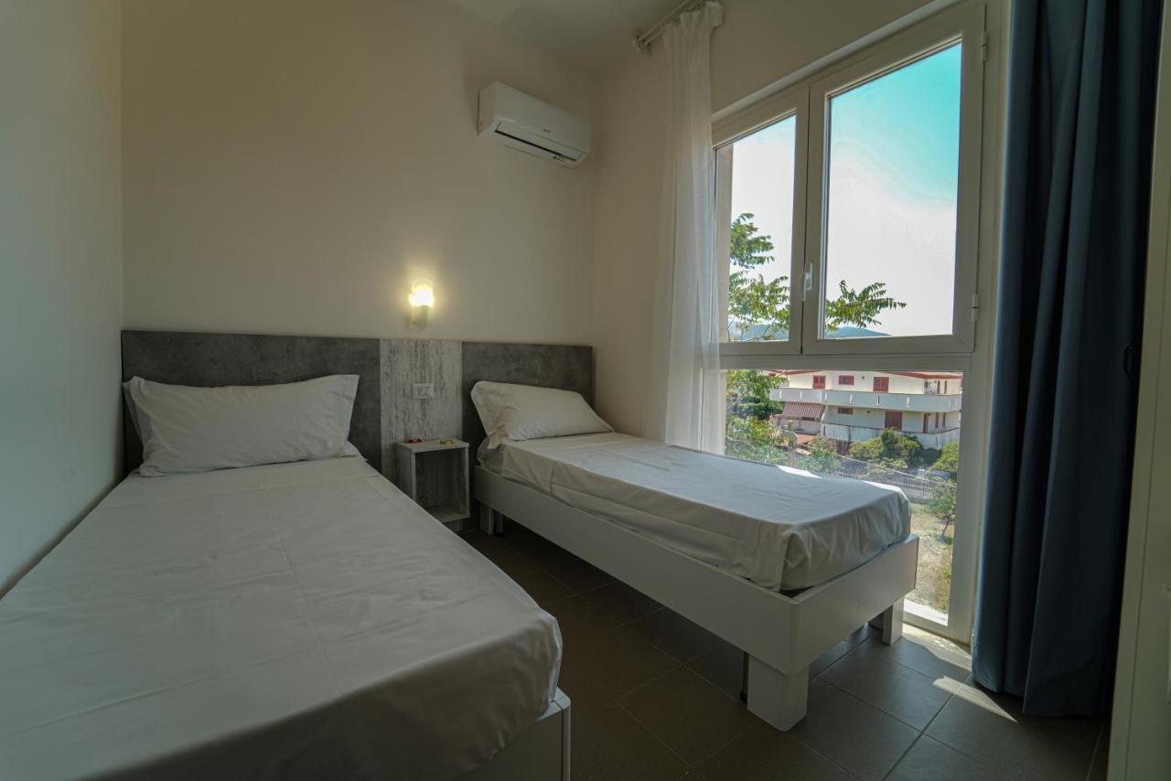 Hotel Rivabella Даволи Экстерьер фото