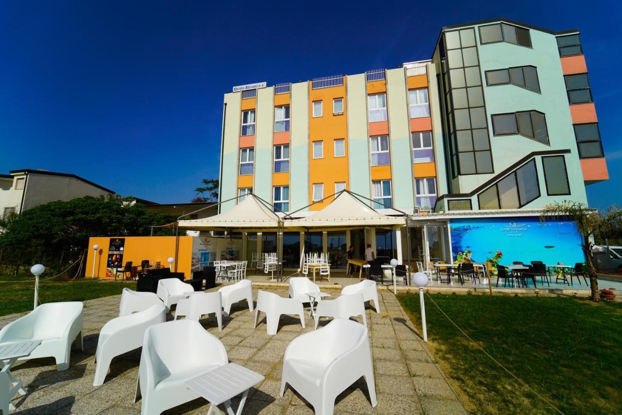Hotel Rivabella Даволи Экстерьер фото